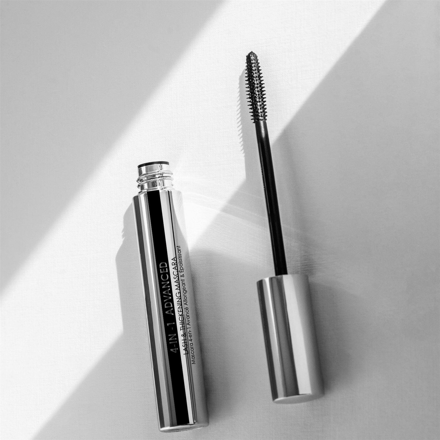 skinChemists Advanced 4-in-1 Lash & Thickening Mascara 8ml