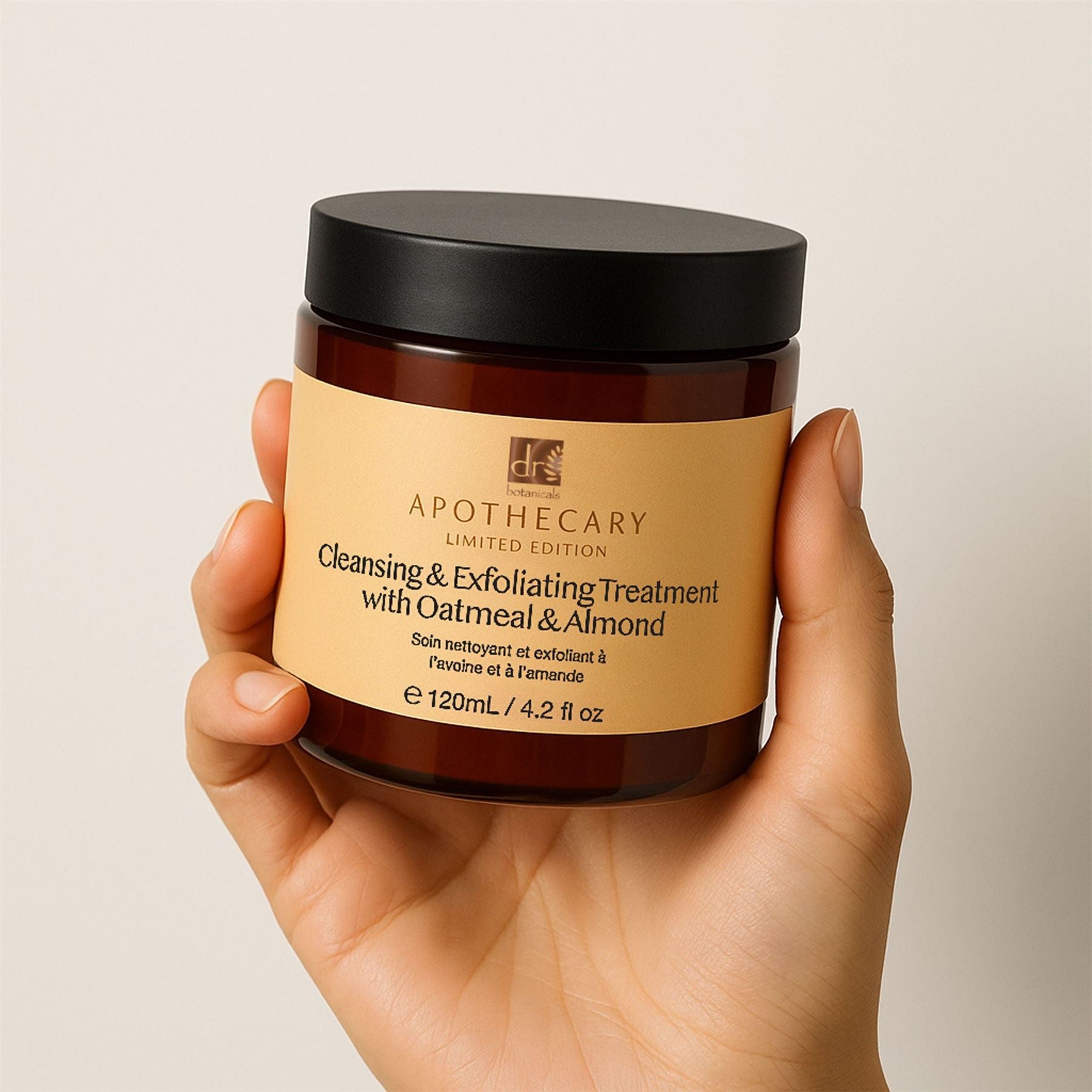 Reinigendes und peelendes Pflegeprodukt mit Haferflocken und Mandeln, 120 ml