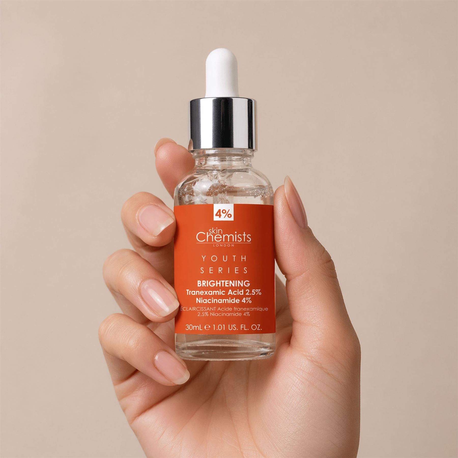 Youth Series Aufhellendes Serum mit 2,5 % Tranexamsäure und 4 % Niacinamid, 30 ml