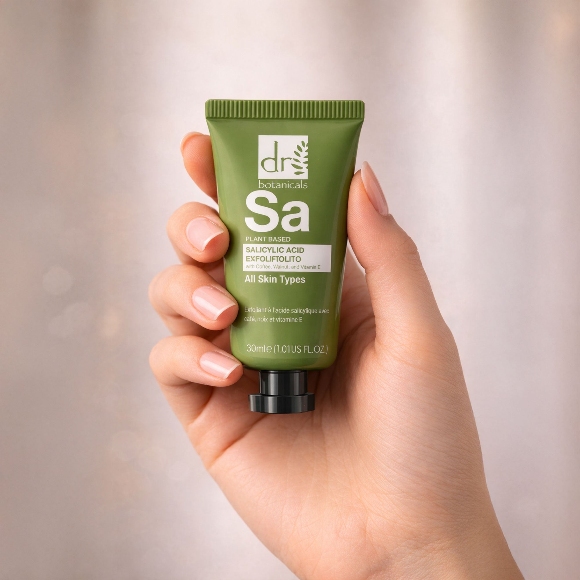 Exfoliant à l'acide salicylique avec café, noix et vitamine E 30 ml