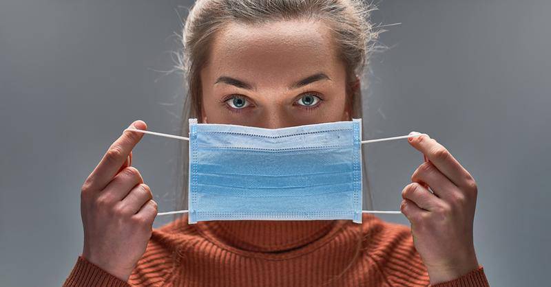 skinChemists Gesichtsmasken (10 Stück) &amp; Handdesinfektionsmittel 500 ml